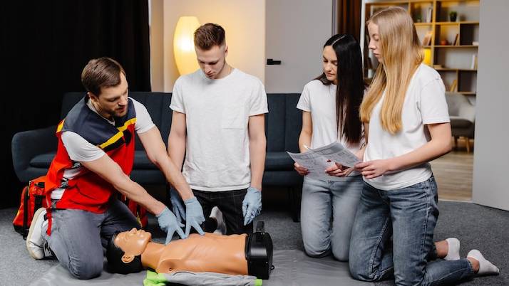 First Aid Service - Green World - Nebosh | IOSH